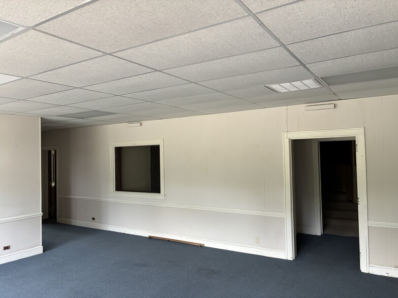 More Photos Of 120 N Church St, Salisbury Flex For Lease