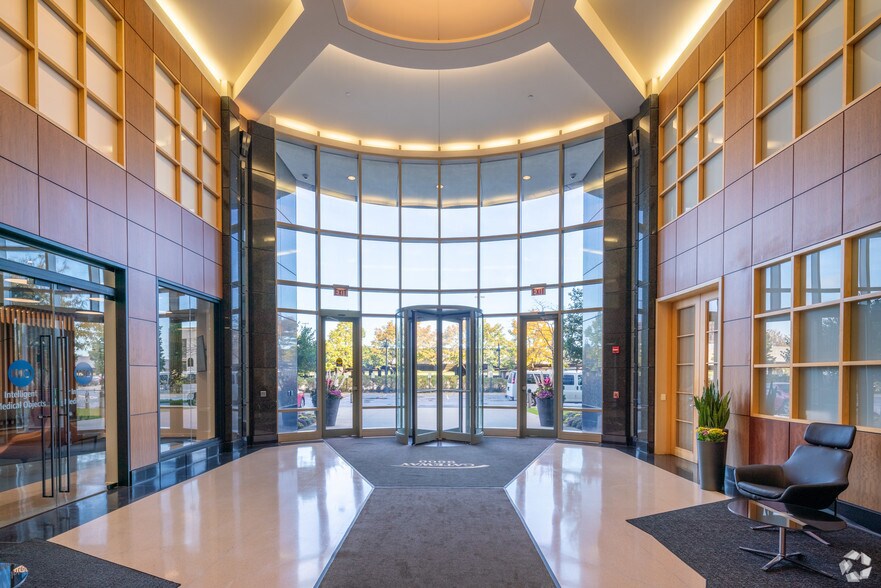 More Photos Of 9600 W Bryn Mawr Ave, Rosemont Office For Lease