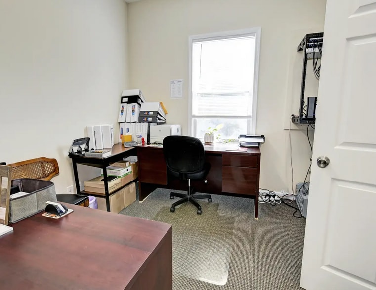 More Photos Of 521 N 26th St, Louisville Office For Sale