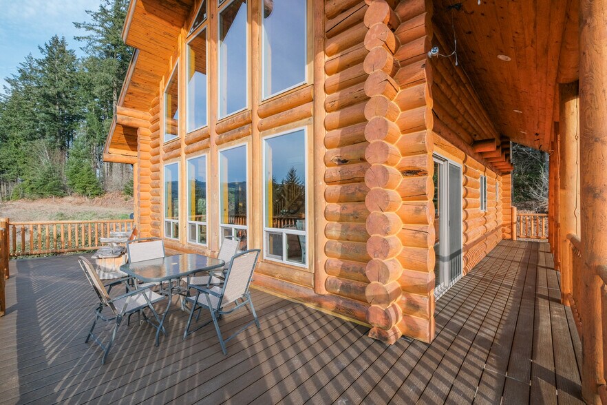 More Photos Of 6331 Lake Pointe Wy, Sweet Home Lodge Meeting Hall For Sale