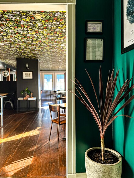 More Photos Of 289 Common Rd, Union General Retail For Sale