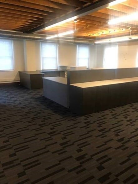 More Photos Of 13111-13125 Shaker Blvd, Cleveland Unknown For Lease