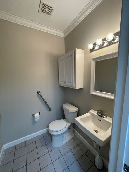 More Photos Of 8378 Six Forks Rd, Raleigh Office For Lease