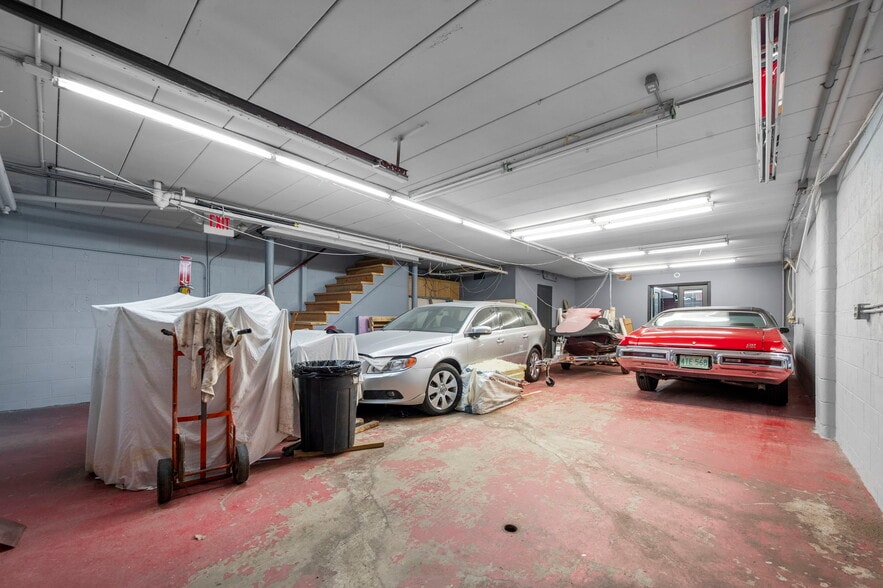 More Photos Of 735-737 Snelling Ave N, Saint Paul Storefront Retail Office For Lease