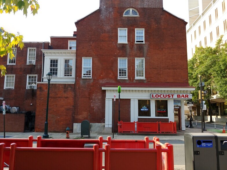 More Photos Of 235 S 10th St, Philadelphia Storefront Retail Residential For Sale