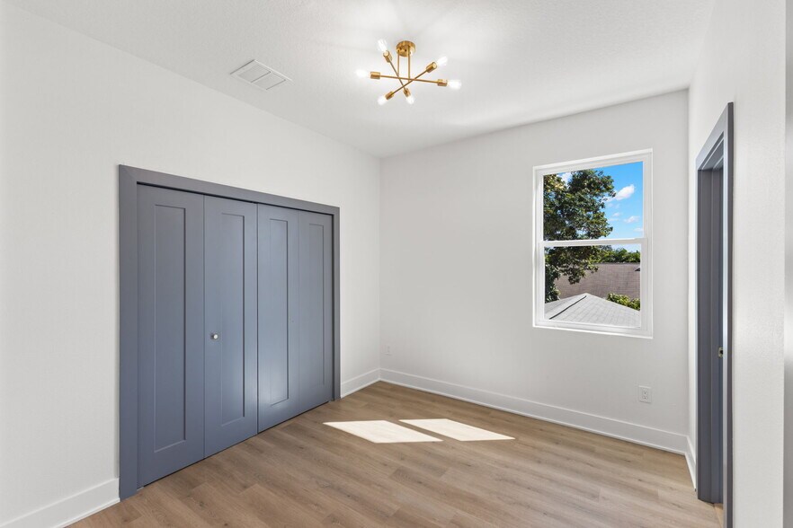More Photos Of 2525 13th Ave N, Saint Petersburg Multifamily For Sale