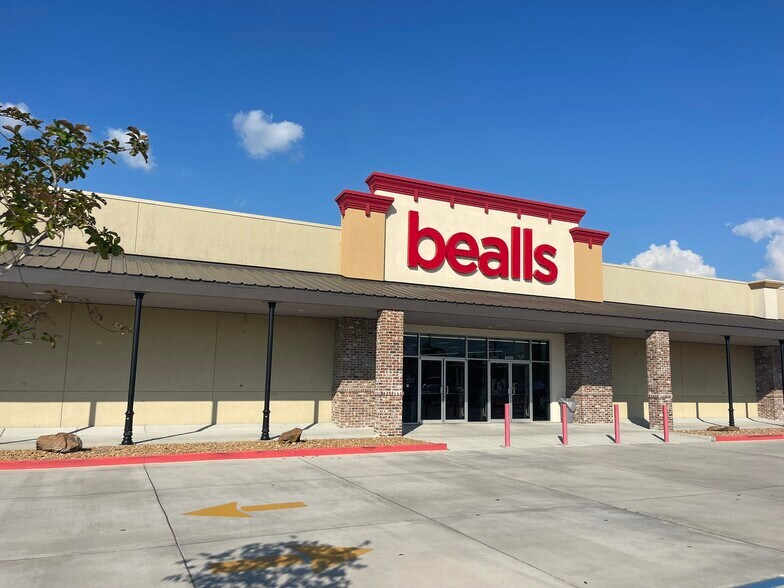 More Photos Of 6433 Highway 182 E, Morgan City Storefront For Lease