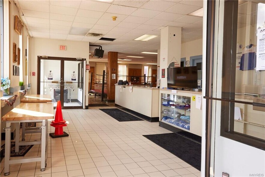 More Photos Of 19 East Ave, Lockport Health Club For Sale