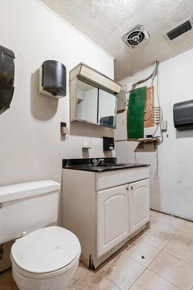 More Photos Of 15928 County Road 108, Hilliard Service For Sale