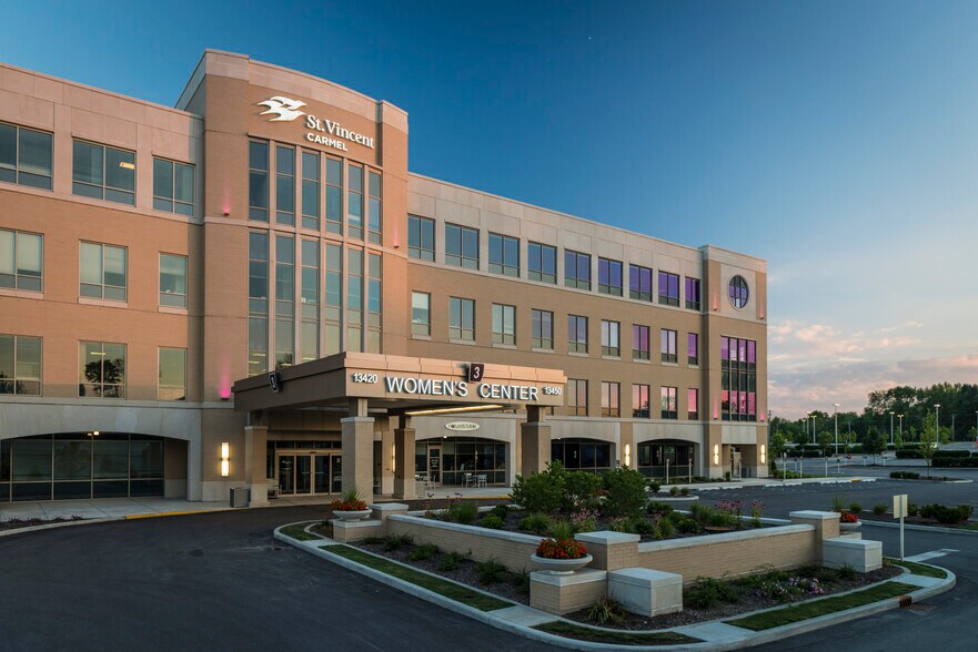 More Photos Of 13420 N Meridian St, Carmel Medical For Lease