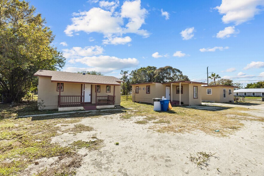 More Photos Of 2603 Booker St, Fort Pierce Apartments For Sale