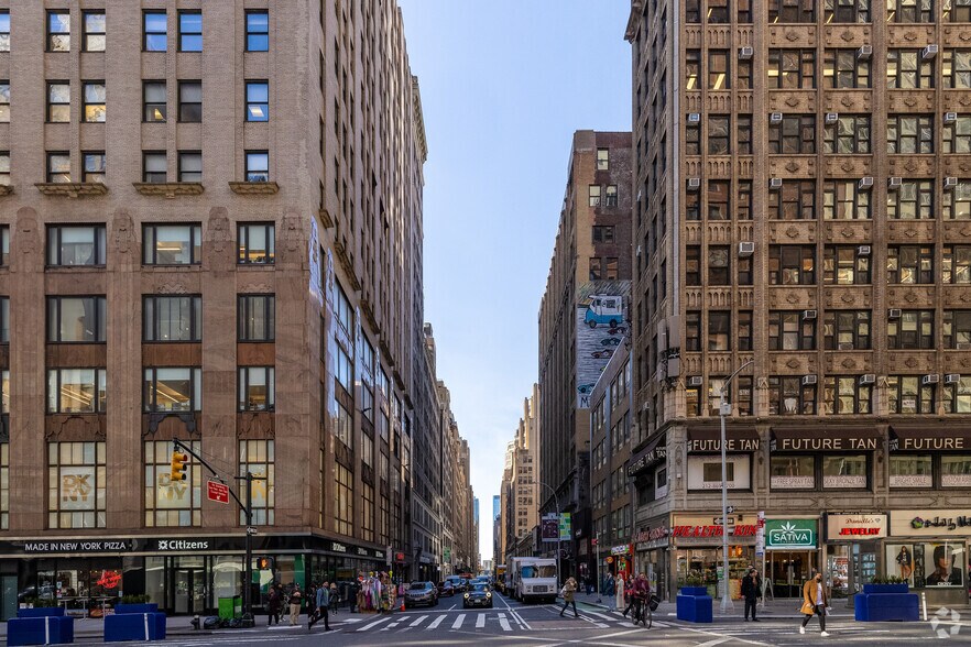 More Photos Of 230 W 38th St, New York Loft Creative Space For Lease
