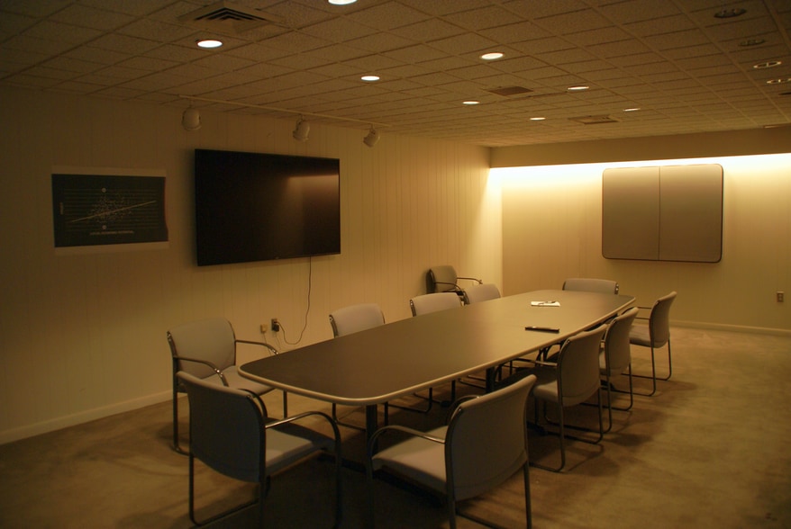 More Photos Of 2730 E 62nd St, Indianapolis Office For Sale