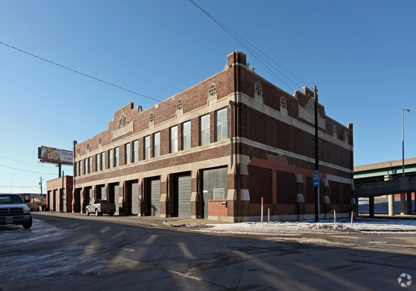 Primary Photo Of 1500 W 14th St, Kansas City Flex For Lease