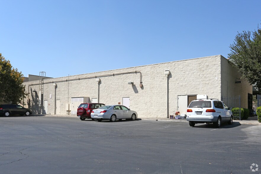 More Photos Of 5203 W Walnut Ave, Visalia Unknown For Lease
