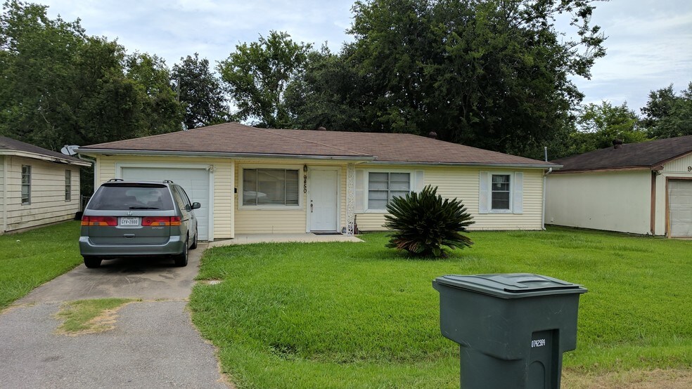 More Photos Of 3560 Delaware St, Beaumont Medical For Sale