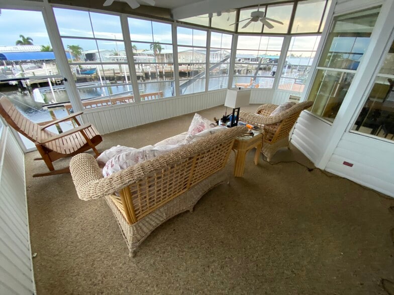 More Photos Of 3096 Skipper Ln, Saint James City Marina For Sale