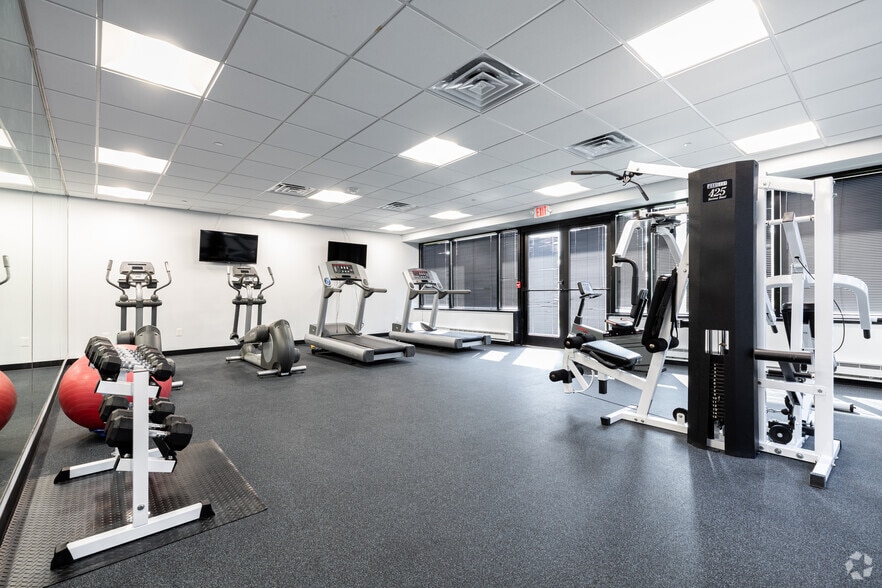 More Photos Of 300 Tice Blvd, Woodcliff Lake Office For Lease