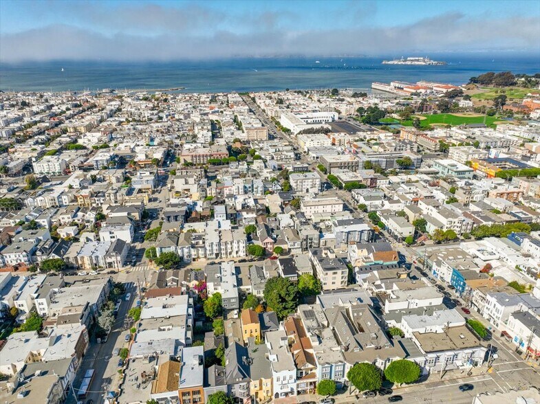 More Photos Of 2250 Union St, San Francisco Storefront Retail Office For Lease