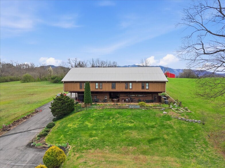 More Photos Of 7264 E Lamar Alexander Pky, Townsend Freestanding For Sale