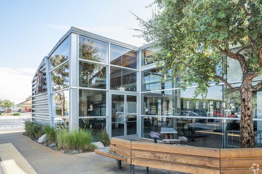 More Photos Of 2937 Bristol St, Costa Mesa Unknown For Lease