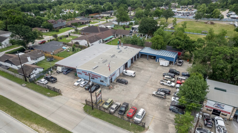 More Photos Of 658 Aldine Mail Route Rd, Houston Auto Repair For Sale