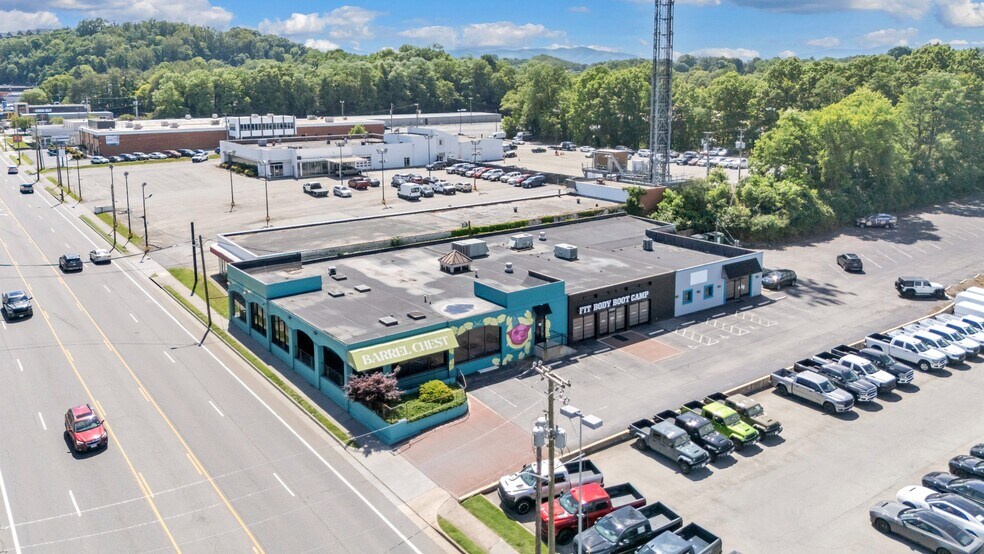 More Photos Of 2601 Franklin Rd, Roanoke Freestanding For Sale