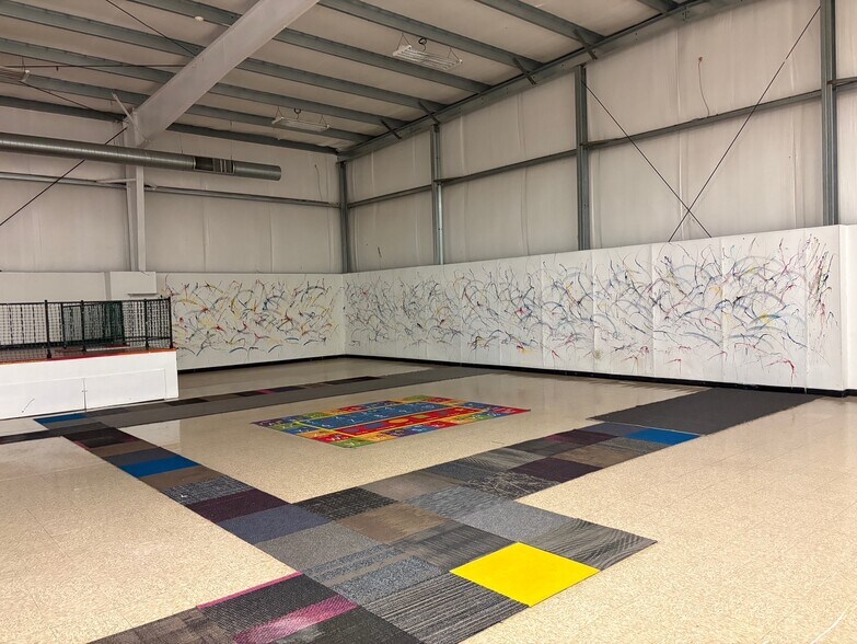 More Photos Of 10112 Royal Dr, Saint Louis Schools For Lease