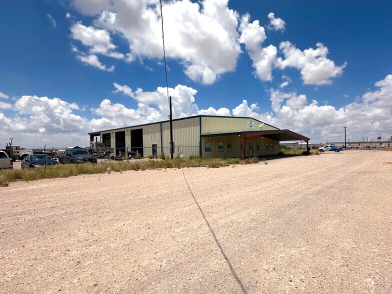 More Photos Of 7300 S County Road 1270, Midland Warehouse For Lease
