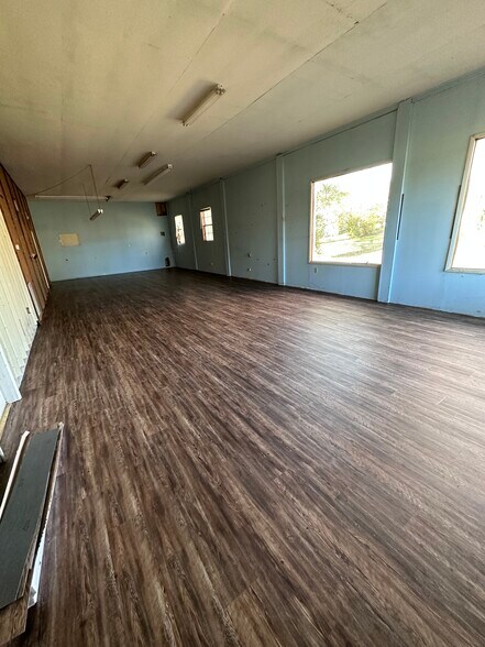 More Photos Of 10018 Rutledge Pike, Corryton Flex For Lease