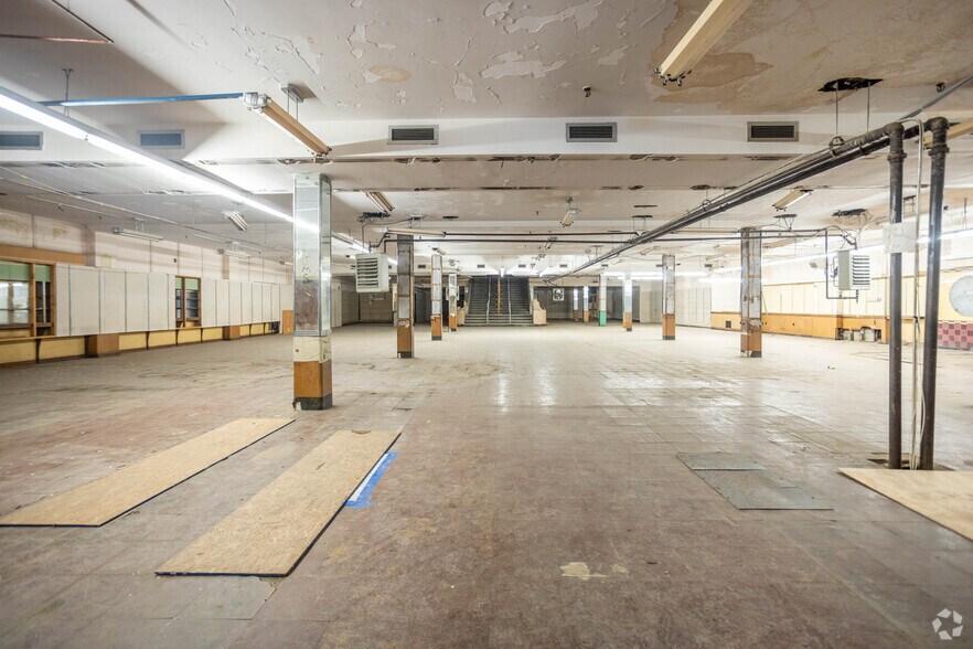 More Photos Of 17-21 N Pearl St, Albany Office For Sale