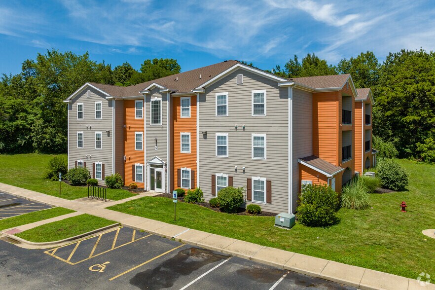 Primary Photo Of 500 Saluki Blvd, Carbondale Apartments For Sale