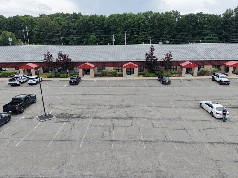 More Photos Of 12 Orben Dr, Landing Showroom For Lease