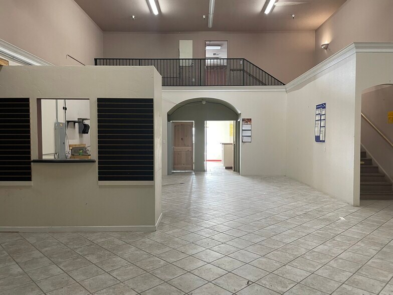 More Photos Of 3715 Santa Rosa Ave, Santa Rosa Warehouse For Lease