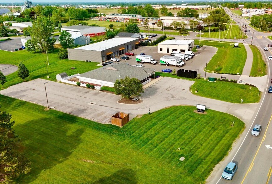 More Photos Of 5230 Renner Rd, Columbus Veterinarian Kennel For Sale