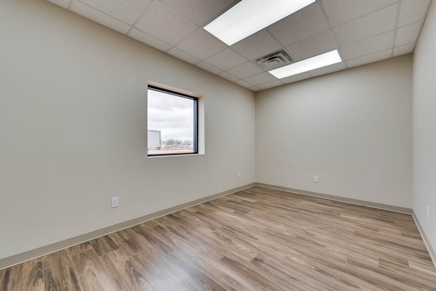 More Photos Of 3017 W County Road 115, Midland Warehouse For Lease
