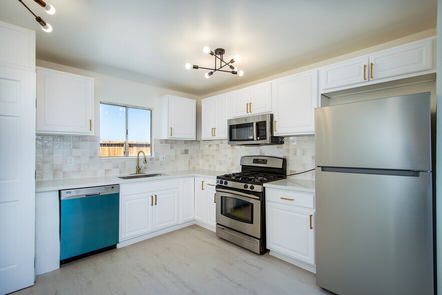 More Photos Of 7382 Olympic Rd, Joshua Tree Apartments For Sale