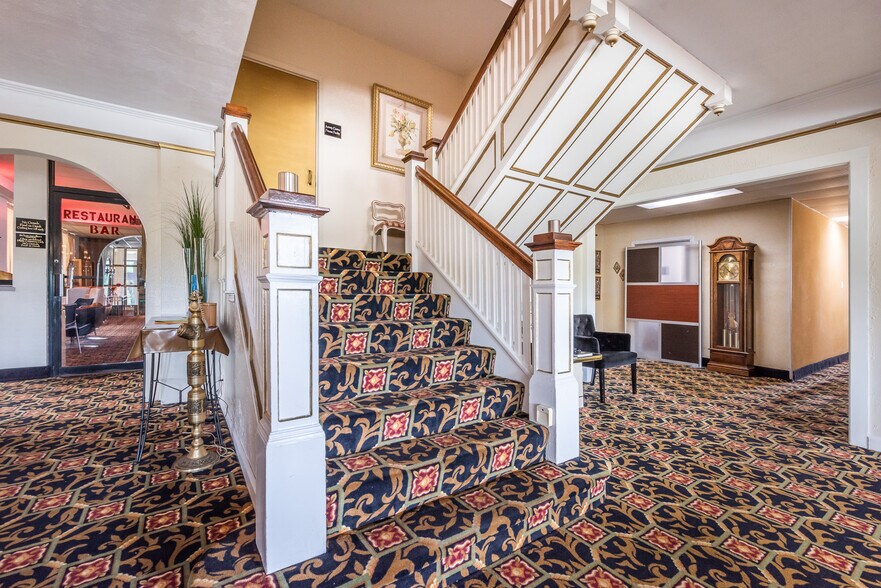 More Photos Of 6302 Main St, Tannersville Hotel For Sale
