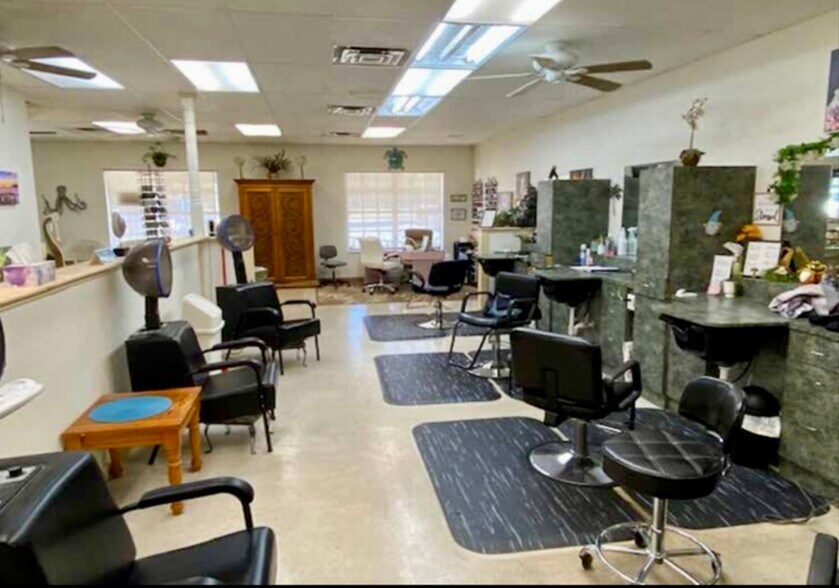 More Photos Of 14100 N Highway 19, Salt Springs Storefront Retail Office For Lease