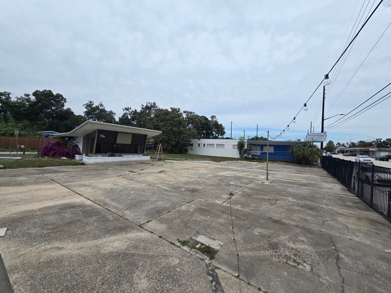 More Photos Of 1000 N Mills Ave, Orlando Restaurant For Sale