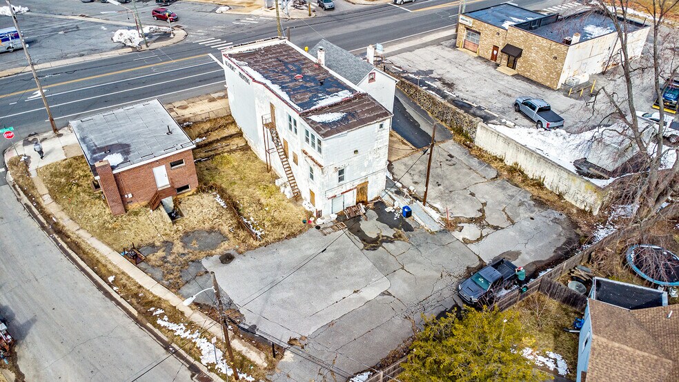 More Photos Of 16 S Maryland Ave, Wilmington General Retail For Sale