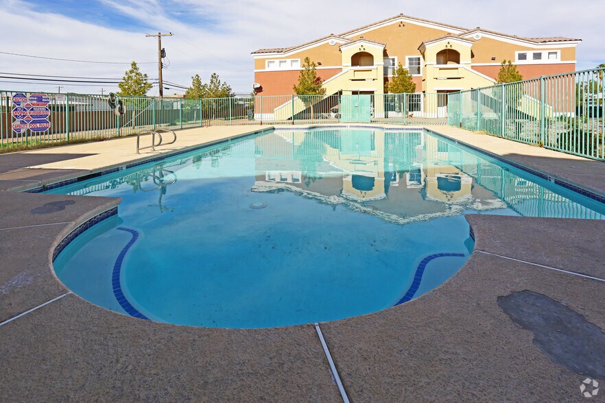 More Photos Of 5025 Kell Ln, Las Vegas Apartments For Sale
