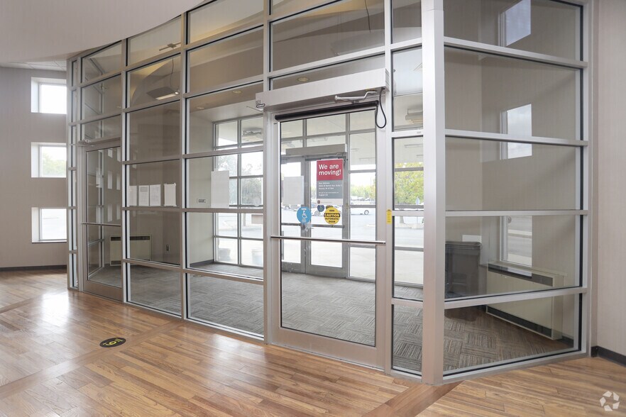 More Photos Of 800 S Tillotson Ave, Muncie Medical For Sale
