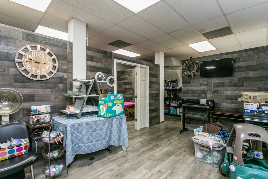 More Photos Of 105 S Jefferson St, Millstadt Storefront For Sale