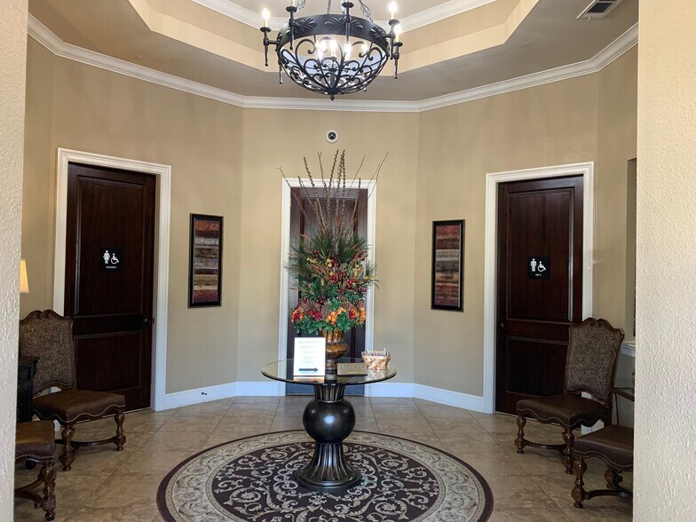 More Photos Of 26205 Oak Ridge Dr, Spring Medical For Lease