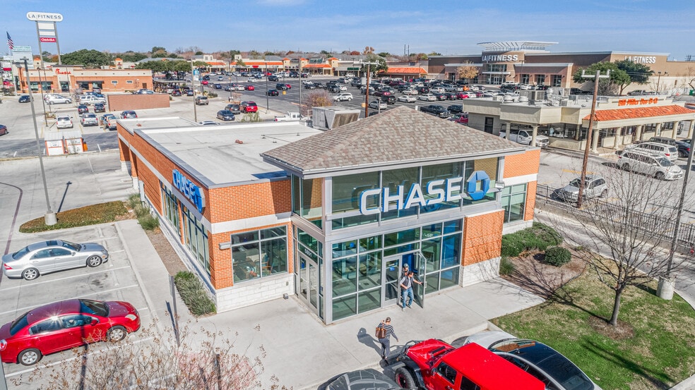 More Photos Of 5801 Babcock Rd, San Antonio Bank For Lease