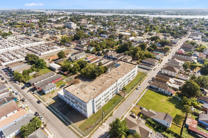 More Photos Of 1301 Clouet St, New Orleans Schools For Sale