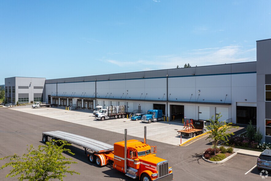 More Photos Of 12220-12370 SW Cimino St, Tualatin Warehouse For Lease