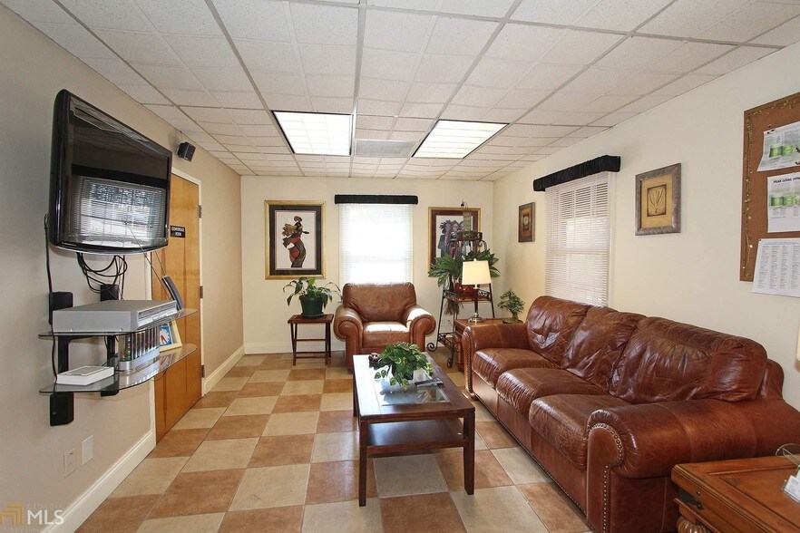 More Photos Of 2760 Pleasantwood Dr, Decatur Religious Facility For Lease