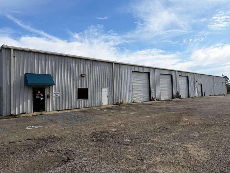 More Photos Of 9252 Canal Rd, Gulfport Industrial For Lease